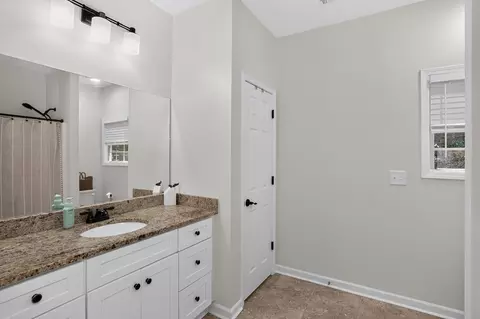 Bath - 198 Towne Villas Dr, Jasper, GA 30143 photo 1 of 2