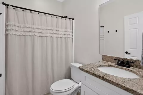 Bath - 198 Towne Villas Dr, Jasper, GA 30143 photo 2 of 2