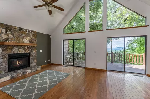 Living - 425 Boyd Ridge Dr, Murphy, NC 28906 photo 5 of 8