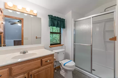 Bath - 425 Boyd Ridge Dr, Murphy, NC 28906 photo 3 of 3