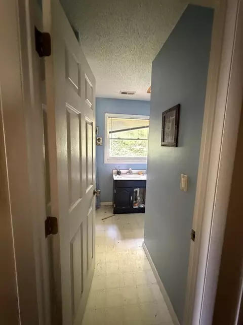 Entry Way - 1634 Crisp Rd, Murphy, NC 28906 photo 1 of 3