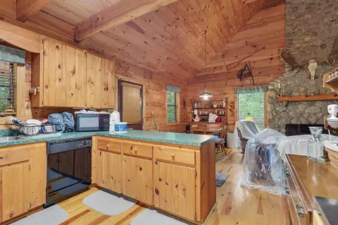 Kitchen - 185 Falling Waters Ln, Murphy, NC 28906 photo 3 of 5