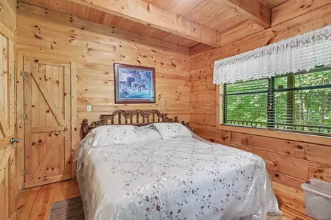 Bedroom - 185 Falling Waters Ln, Murphy, NC 28906 photo 2 of 5