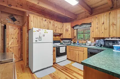 Kitchen - 185 Falling Waters Ln, Murphy, NC 28906 photo 2 of 5