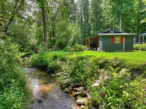 100 Wing Cir, Ellijay, GA 30536