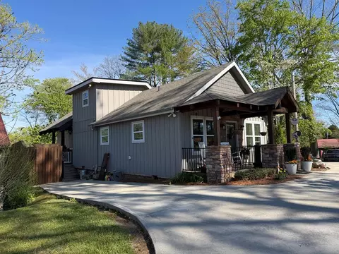 610 E Second St, Blue Ridge, GA 30513