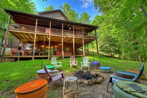 171 Mountain Lake Dr, Blue Ridge, GA 30513