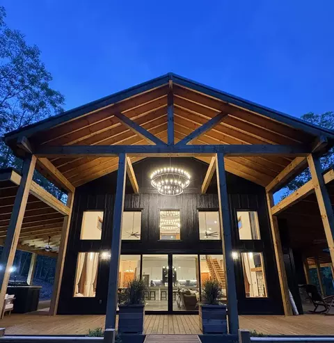 40 Whispering Ln, Blue Ridge, GA 30513