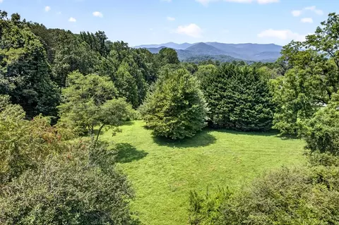 93 Ac Bocon Ln, Hiawassee, GA 30546