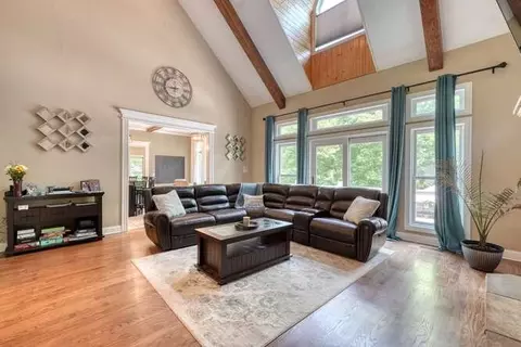 Living - 115 Dawsons Ln, Murphy, NC 28906 photo 3 of 3