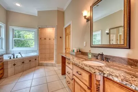 Bath - 115 Dawsons Ln, Murphy, NC 28906 photo 1 of 8