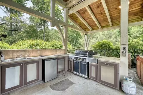 Kitchen - 115 Dawsons Ln, Murphy, NC 28906 photo 8 of 8