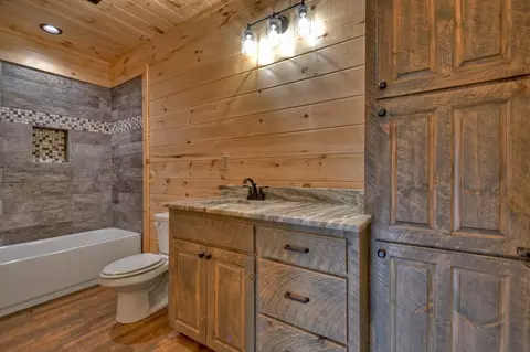 Bath - 2 Oak Crest Drive, Morganton, GA 30560 photo 12 of 13