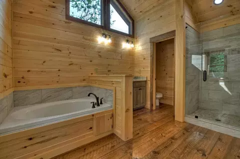 Bath - 2 Oak Crest Drive, Morganton, GA 30560 photo 3 of 13