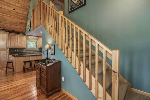 Entry Way - 98 Dunrunnin Pt, Murphy, NC 28906 photo 3 of 4