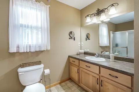 Bath - 98 Dunrunnin Pt, Murphy, NC 28906 photo 1 of 3