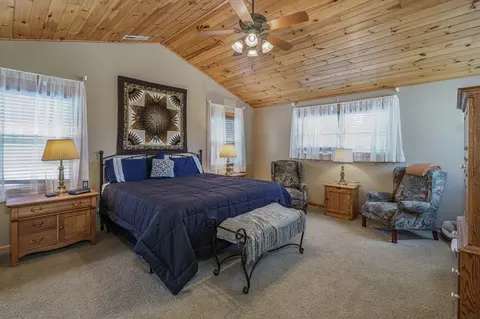 Bedroom - 98 Dunrunnin Pt, Murphy, NC 28906 photo 3 of 6