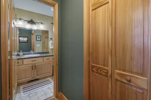 Entry Way - 98 Dunrunnin Pt, Murphy, NC 28906 photo 2 of 4