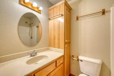 Bath - 73 Sargent Dr, Murphy, NC 28906 photo 1 of 3