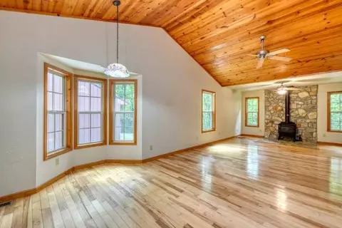 Living - 73 Sargent Dr, Murphy, NC 28906 photo 5 of 5
