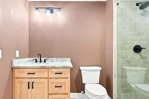 Bath - 318 E Second St, Blue Ridge, GA 30513 photo 5 of 5