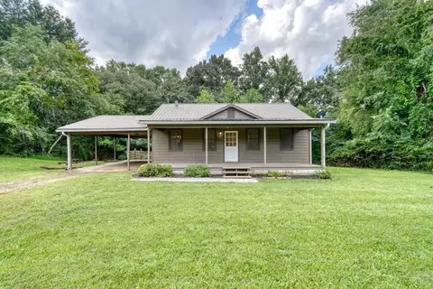 723 Bugscuffle Rd, Hiawassee, GA 30546