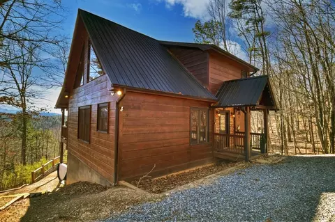 78 Brass Hill Rd, Blue Ridge, GA 30513