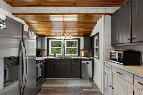 Kitchen - 30 Seabolt Dr, Morganton, GA 30560 photo 2 of 3