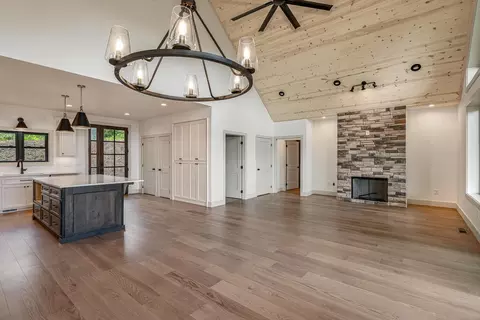 Living - 22 Hudson Springs Ln, Murphy, NC 28906 photo 1 of 5