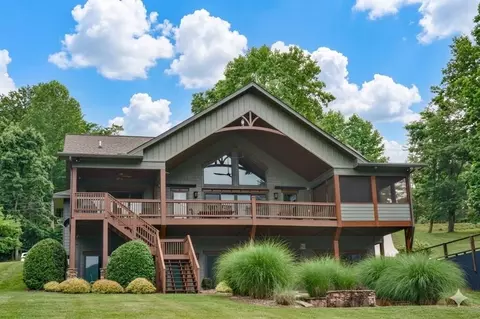 577 Beech Cove Dr, Hiawassee, GA 30546