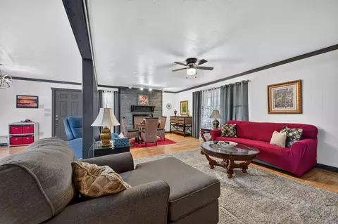 Living - 35 E Thomas Rd, Blue Ridge, GA 30513 photo 3 of 4