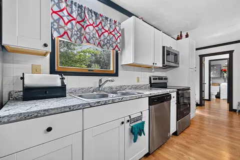 Kitchen - 35 E Thomas Rd, Blue Ridge, GA 30513 photo 3 of 5