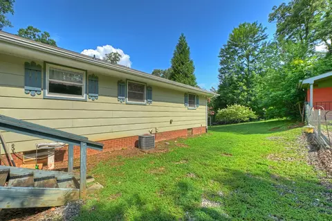 Exterior - 35 E Thomas Rd, Blue Ridge, GA 30513 photo 4 of 10