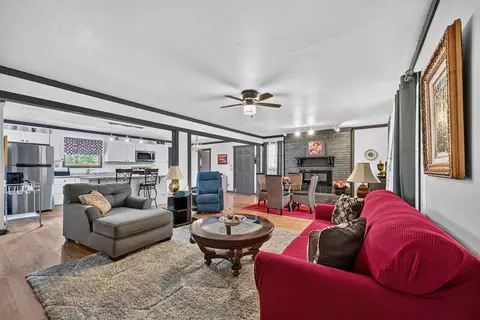 Living - 35 E Thomas Rd, Blue Ridge, GA 30513 photo 4 of 4