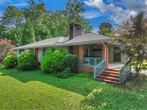 Exterior - 35 E Thomas Rd, Blue Ridge, GA 30513 photo 2 of 10