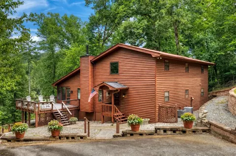 400 Matrix Cir, Ellijay, GA 30540