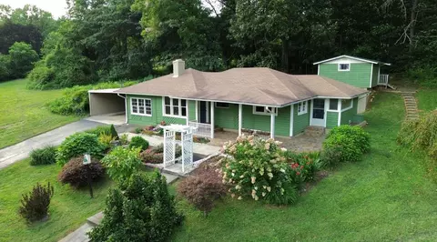 1211 Scenic Dr, Blue Ridge, GA 30513
