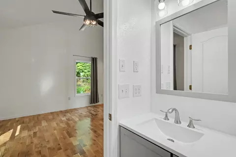 Bath - 155 Indian Passage Dr, Murphy, NC 28906 photo 3 of 8