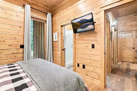 Bedroom - 1175 Wolfcreek Rd, Murphy, NC 28906 photo 5 of 10