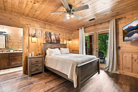 Bedroom - 1175 Wolfcreek Rd, Murphy, NC 28906 photo 8 of 10