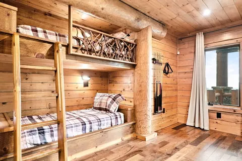 Bedroom - 1175 Wolfcreek Rd, Murphy, NC 28906 photo 6 of 10
