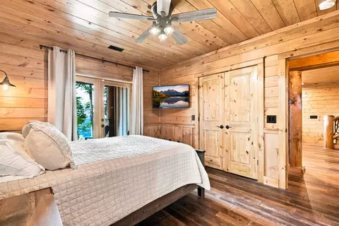 Bedroom - 1175 Wolfcreek Rd, Murphy, NC 28906 photo 9 of 10
