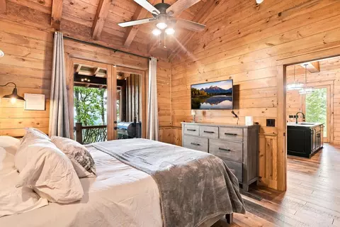 Bedroom - 1175 Wolfcreek Rd, Murphy, NC 28906 photo 2 of 10
