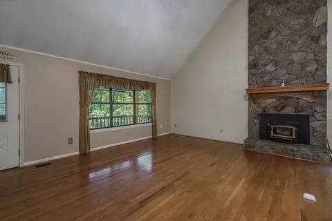 Living - Undisclosed, Murphy, NC 28906 photo 3 of 4