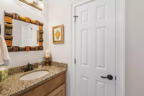 Bath - 358 Licklog Rdg, Hayesville, NC 28904 photo 3 of 5