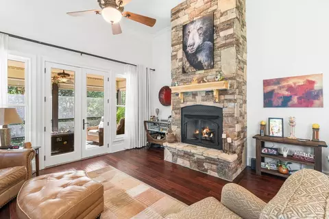Living - 358 Licklog Rdg, Hayesville, NC 28904 photo 2 of 3