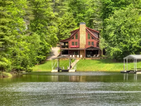 67 Lakeshore Dr, Blairsville, GA 30512