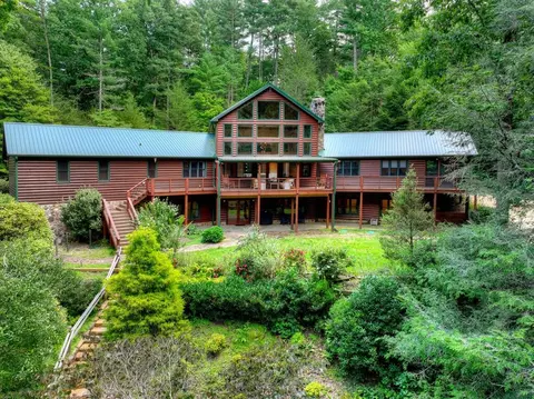 20 Bear Trl, Ellijay, GA 30540
