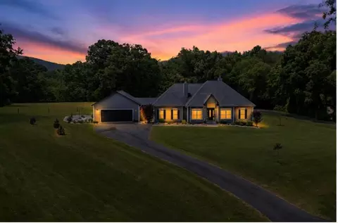 1502 Smithfield Ln, Young Harris, GA 30582