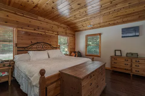 Bedroom - 70 Snipe Ln, Murphy, NC 28906 photo 3 of 7